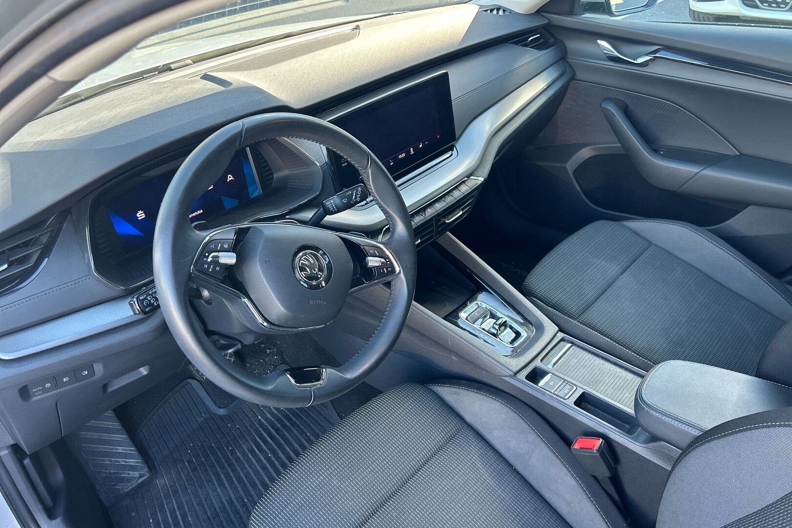 Skoda Octavia iso kuva 2
