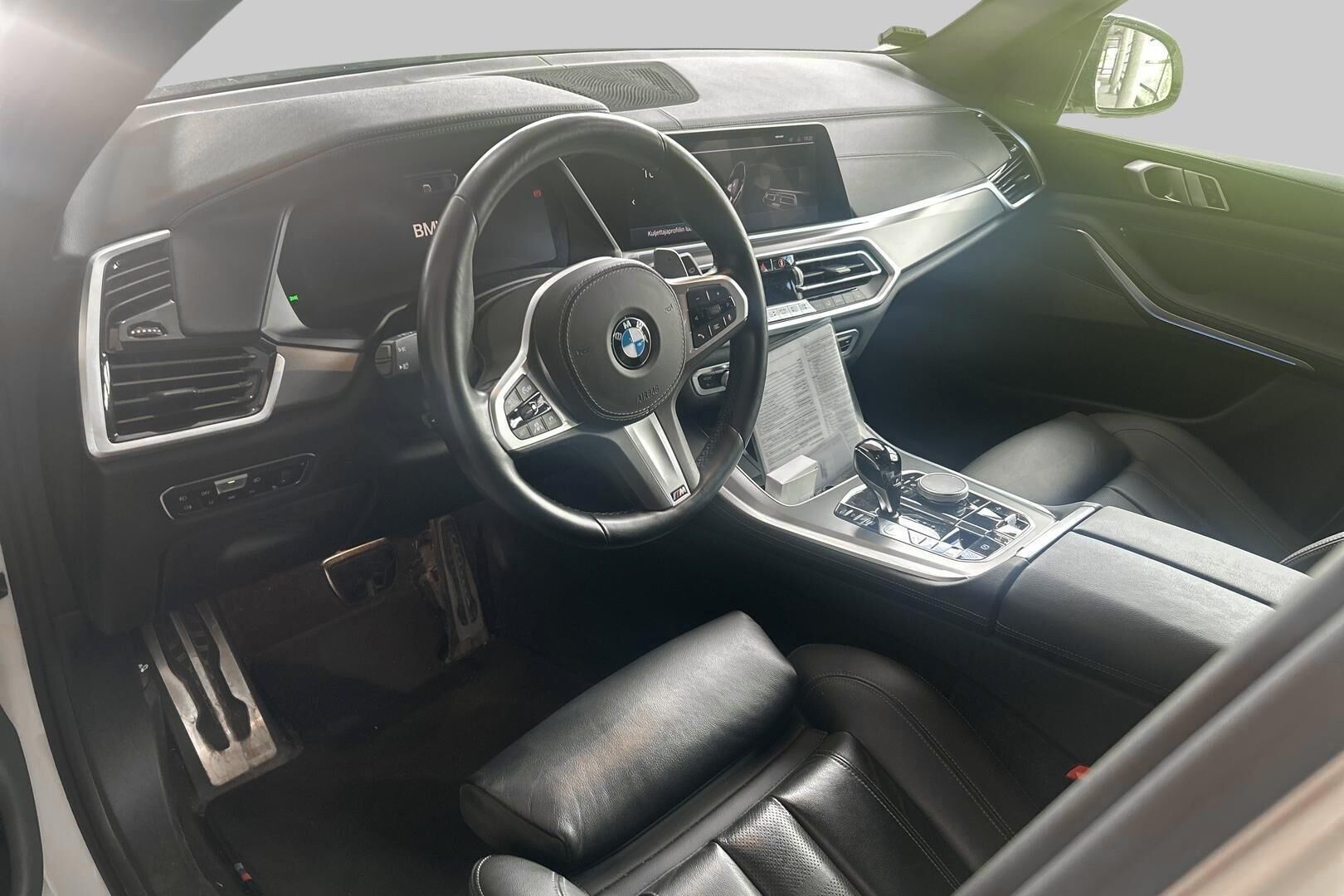 BMW X5 iso kuva 0