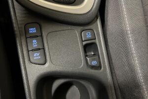 Toyota Yaris esikatselu 15