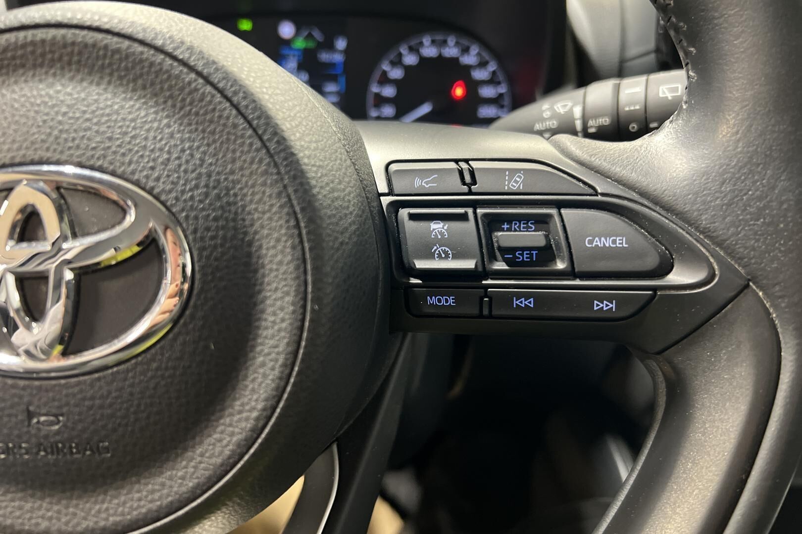 Toyota Yaris iso kuva 17