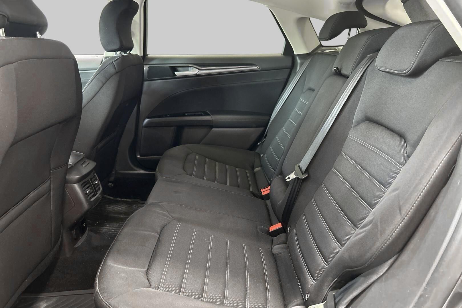 Ford Mondeo iso kuva 10