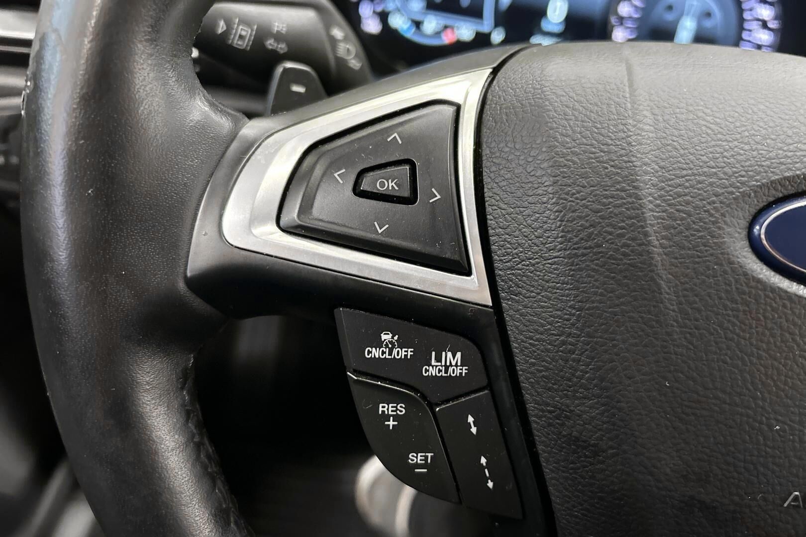 Ford Mondeo iso kuva 16