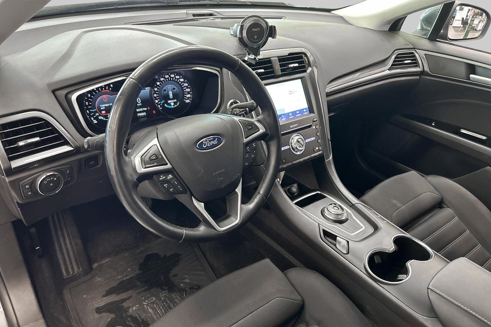 Ford Mondeo iso kuva 9