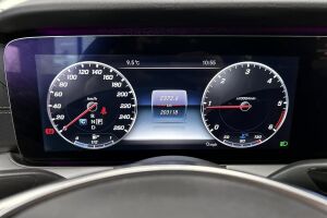 Mercedes-Benz E esikatselu 14