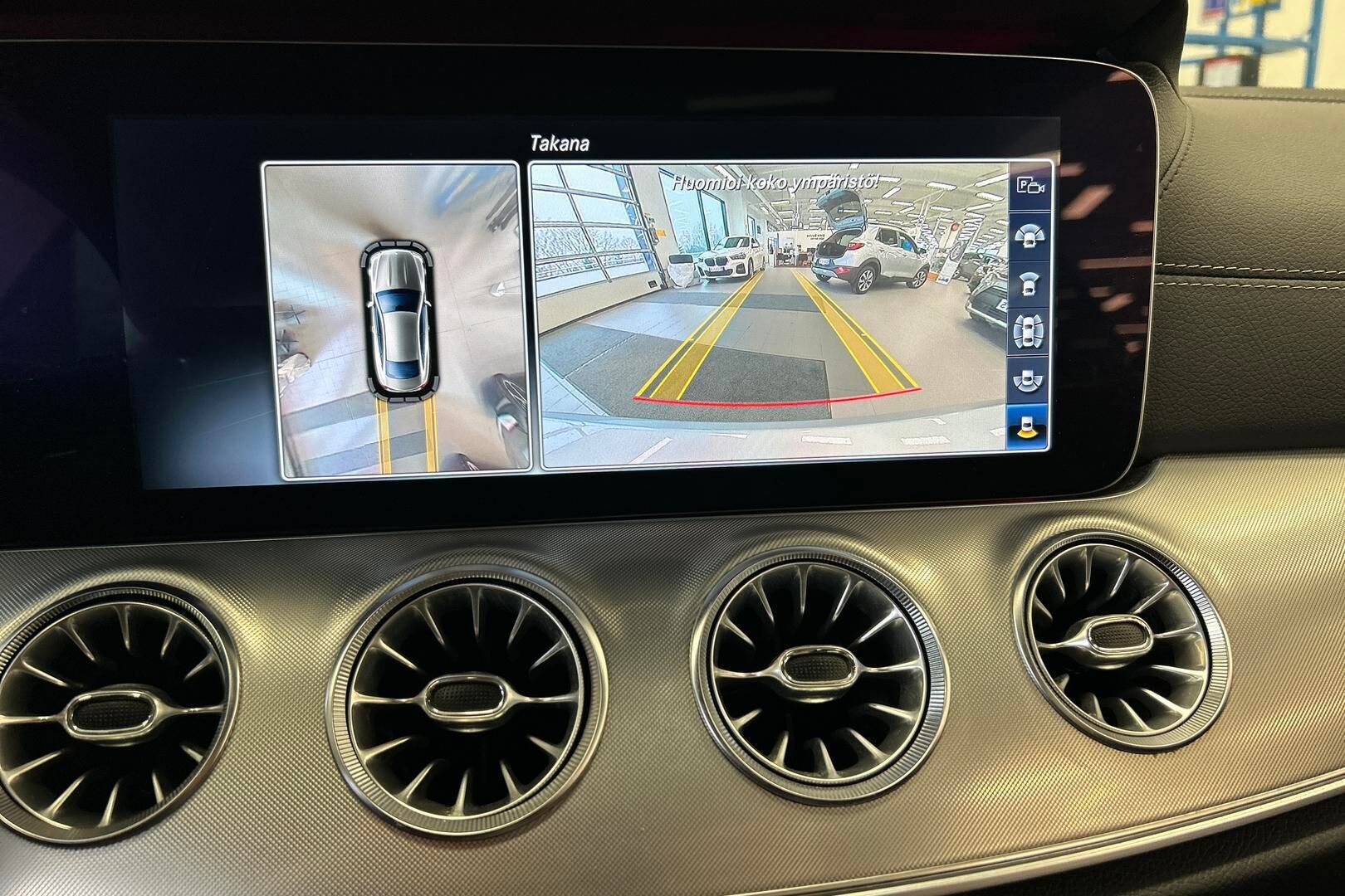 Mercedes-Benz E iso kuva 19