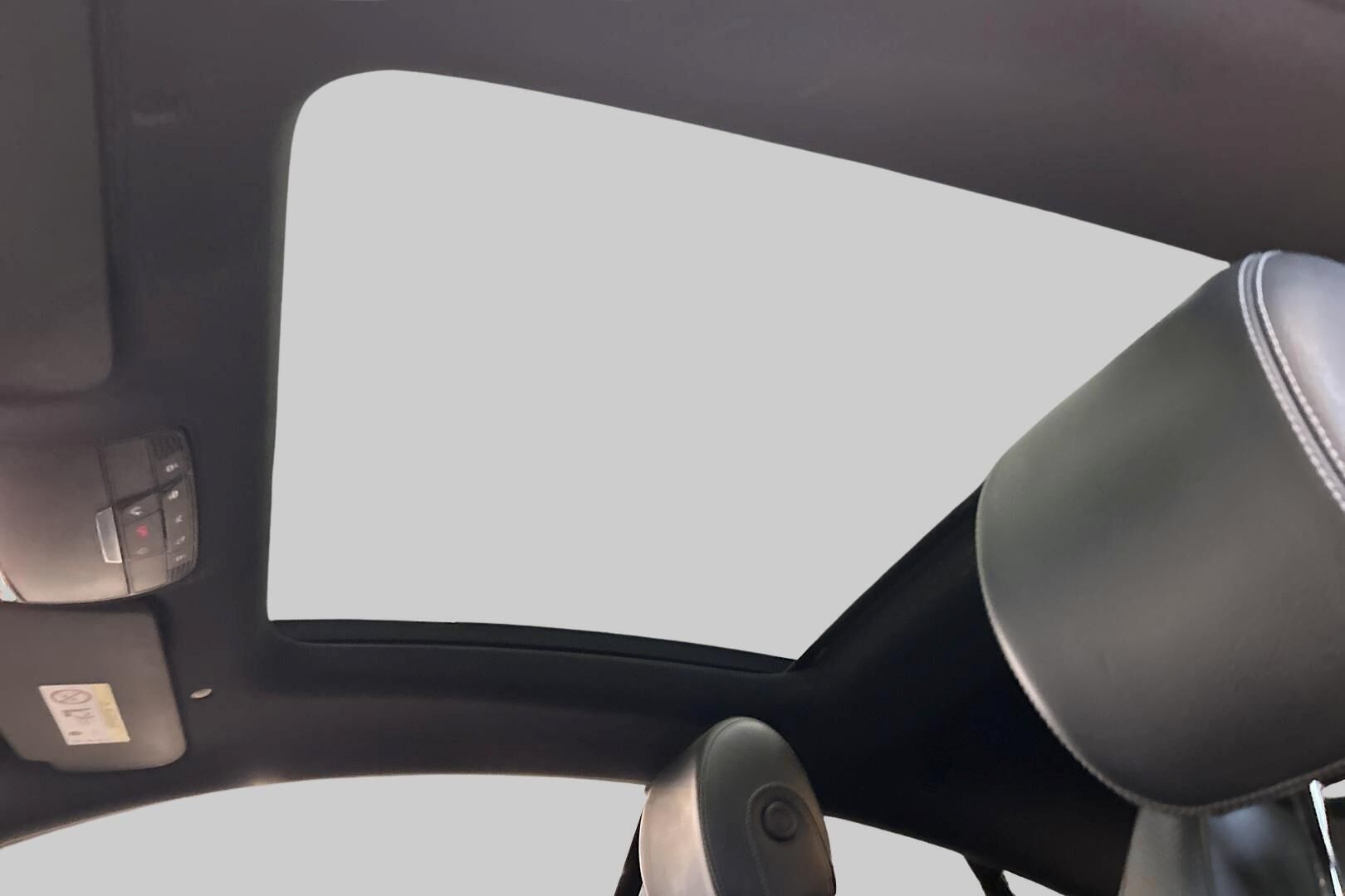 Mercedes-Benz E iso kuva 30