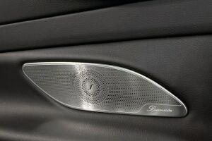 Mercedes-Benz E esikatselu 32