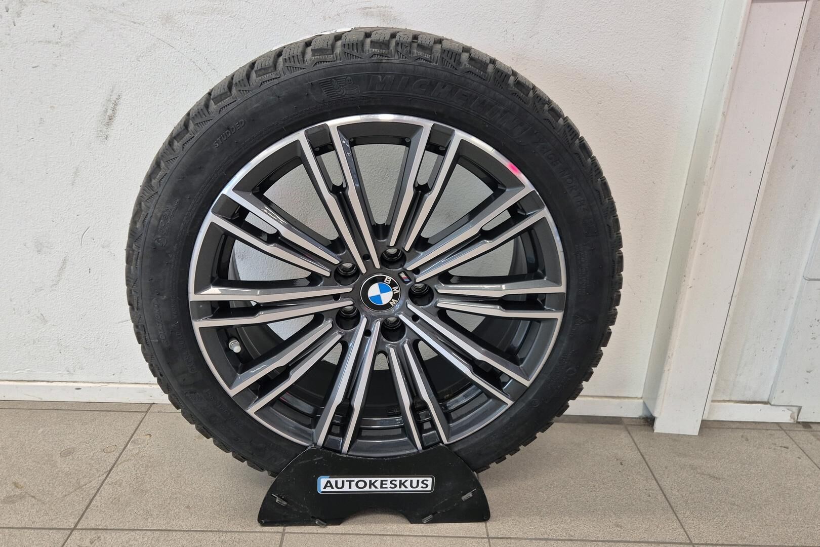 BMW 3-sarja iso kuva 22