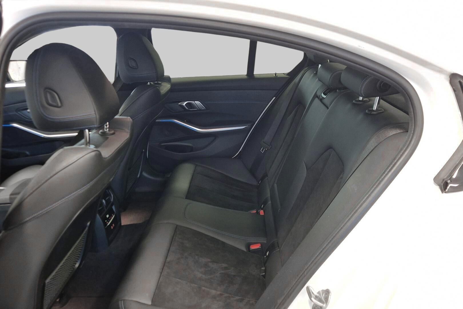 BMW 3-sarja iso kuva 8