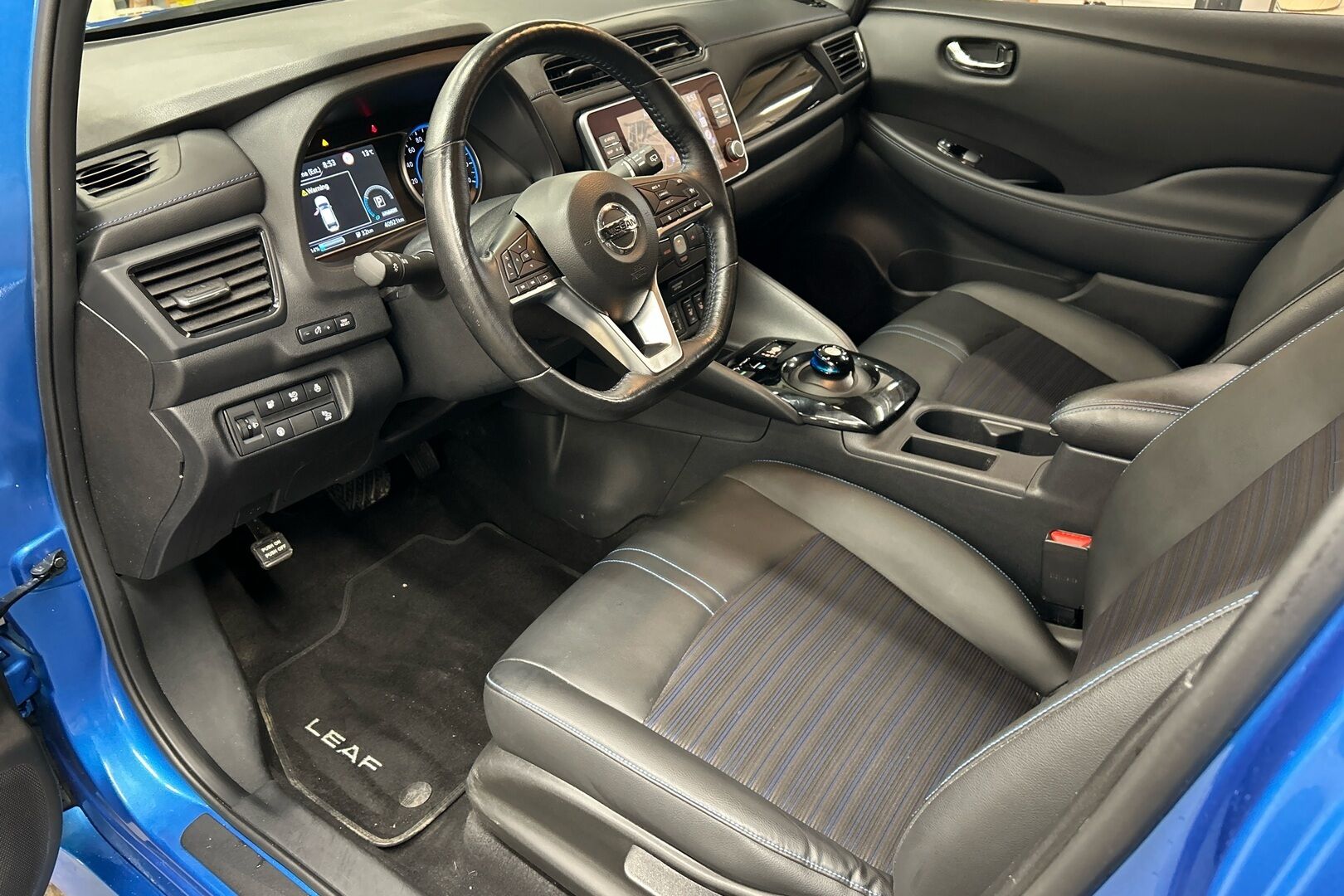 Nissan Leaf iso kuva 7