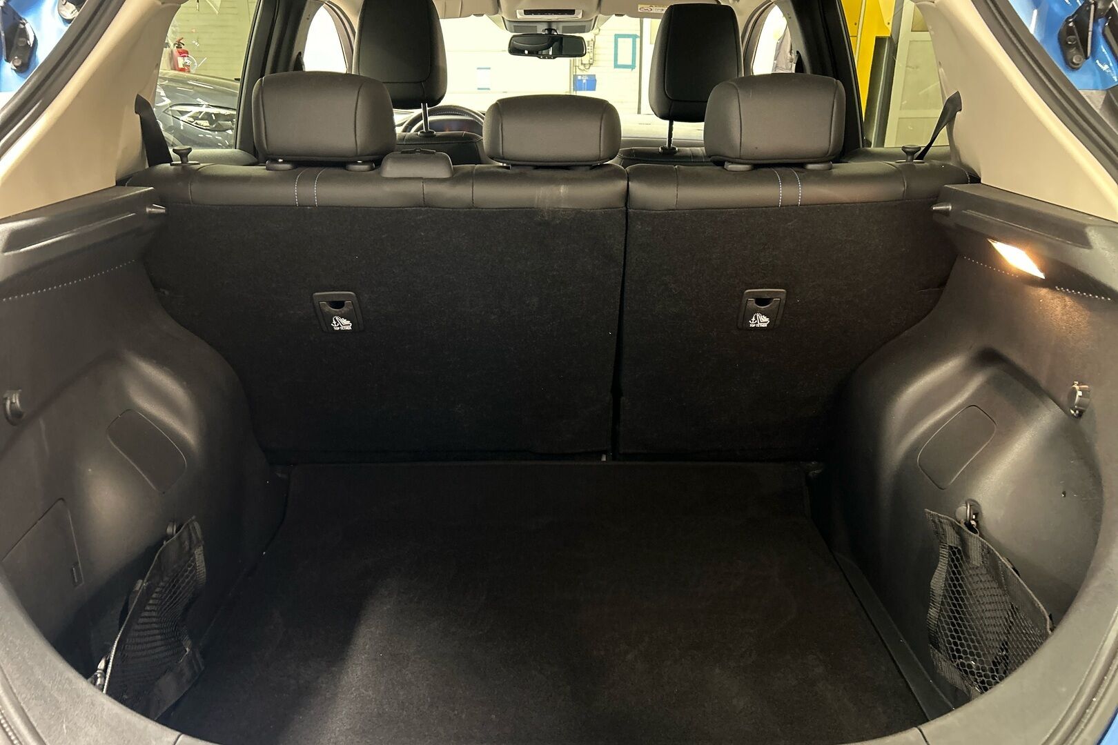 Nissan Leaf iso kuva 9