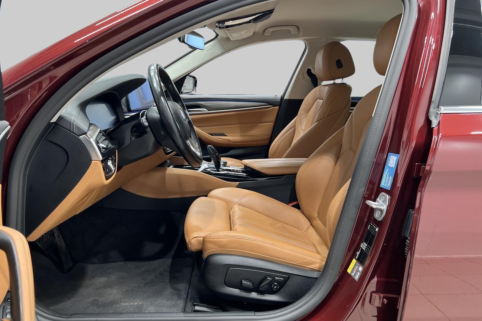 BMW 5-SARJA iso kuva 11