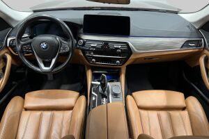 BMW 5-SARJA esikatselu 13