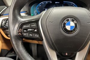BMW 5-SARJA esikatselu 17