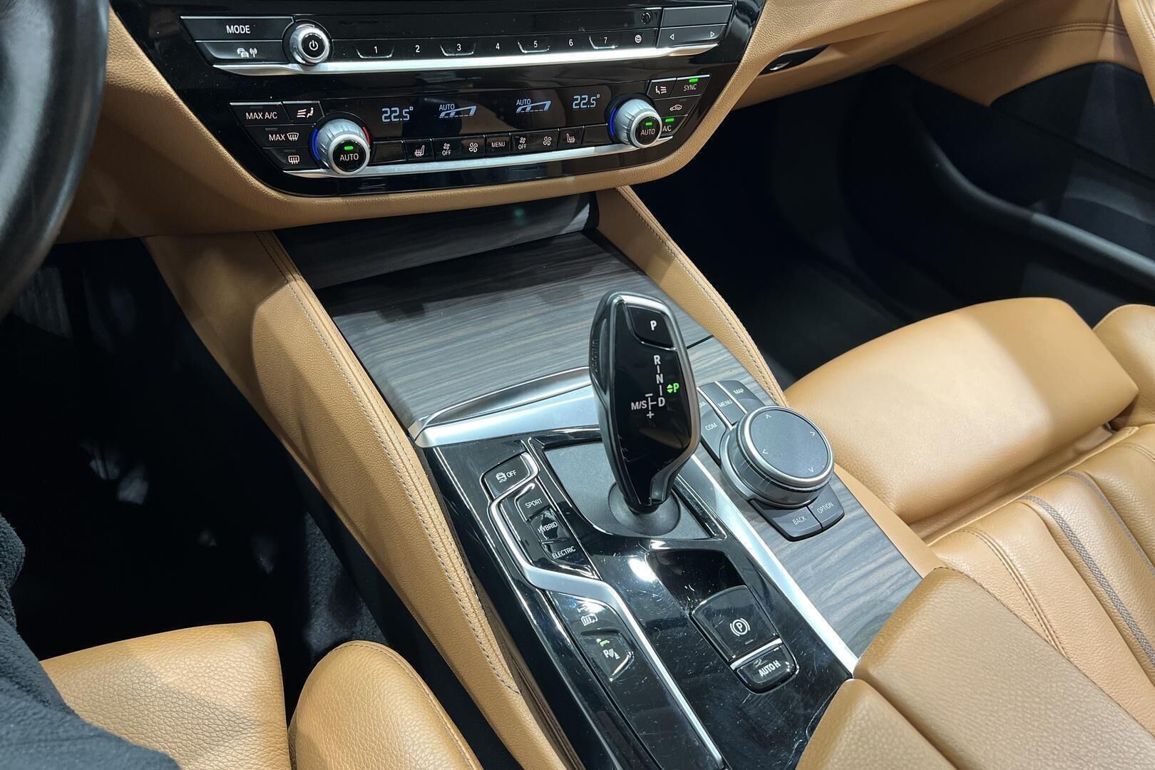 BMW 5-SARJA iso kuva 21