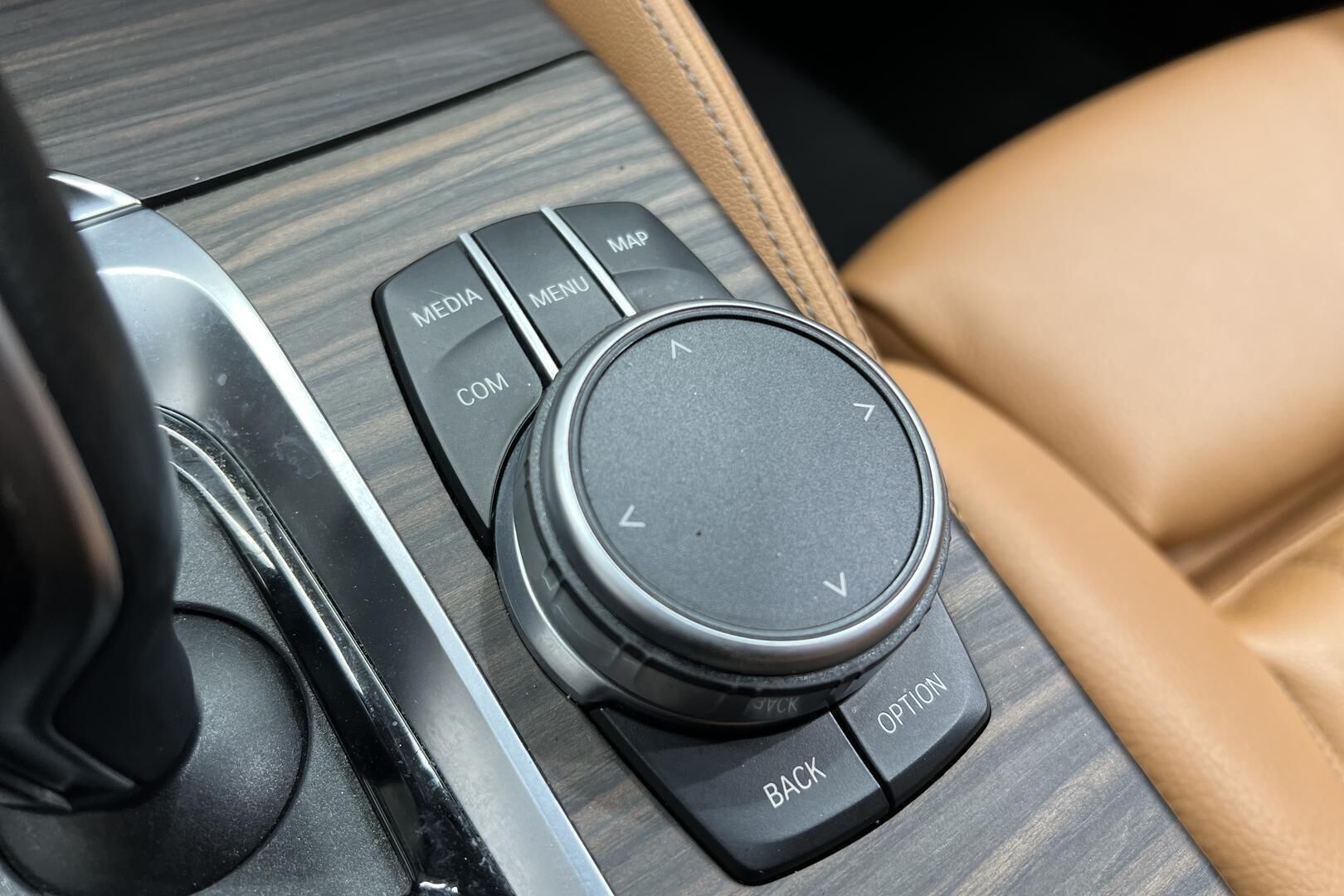BMW 5-SARJA iso kuva 22