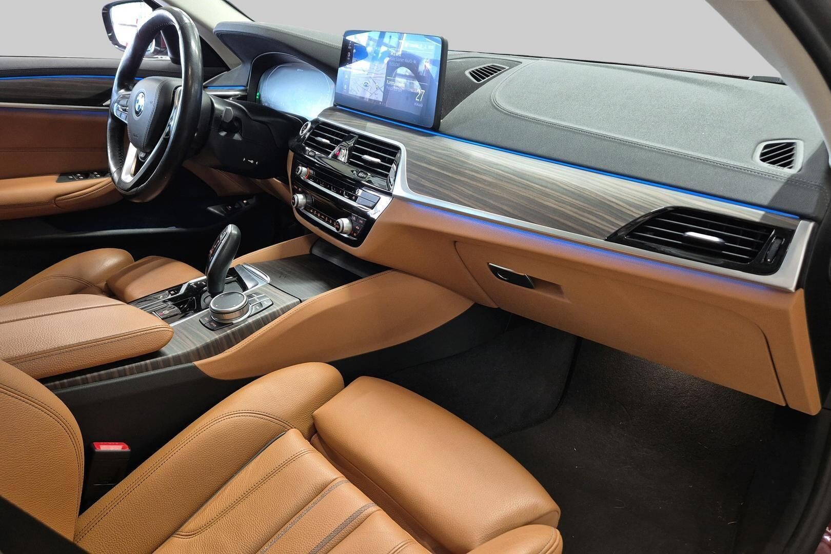 BMW 5-SARJA iso kuva 5