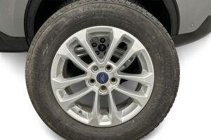 Ford Kuga esikatselu 10