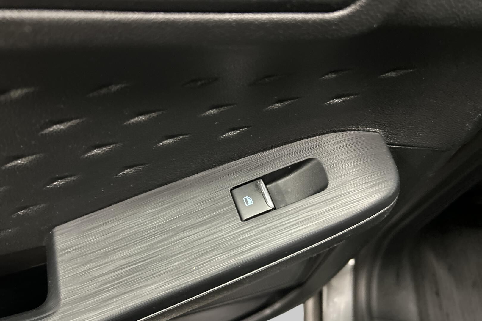 Ford Kuga iso kuva 12