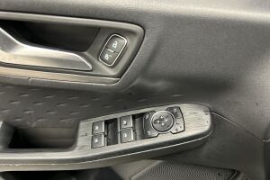 Ford Kuga esikatselu 13