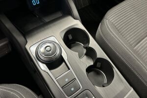 Ford Kuga esikatselu 16