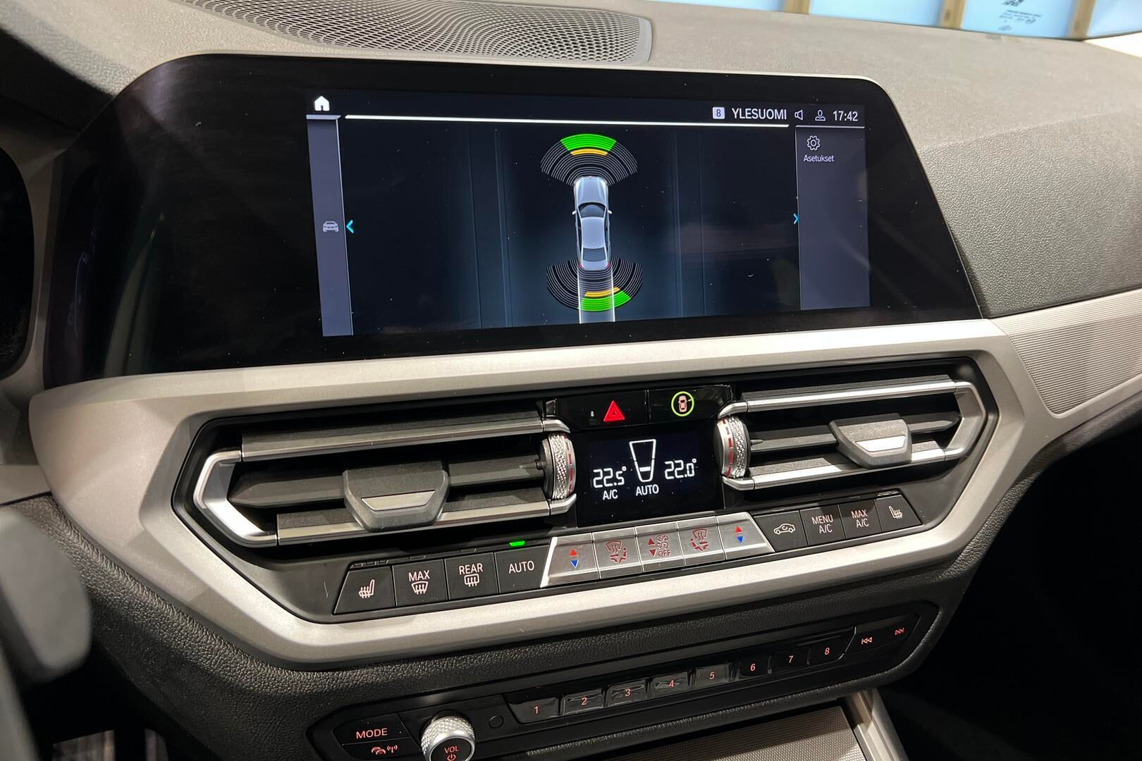 BMW 3-sarja iso kuva 16