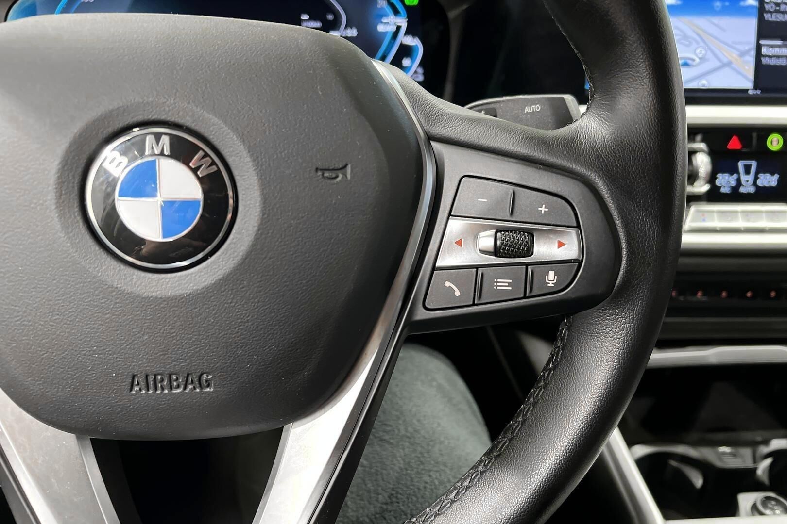 BMW 3-sarja iso kuva 24
