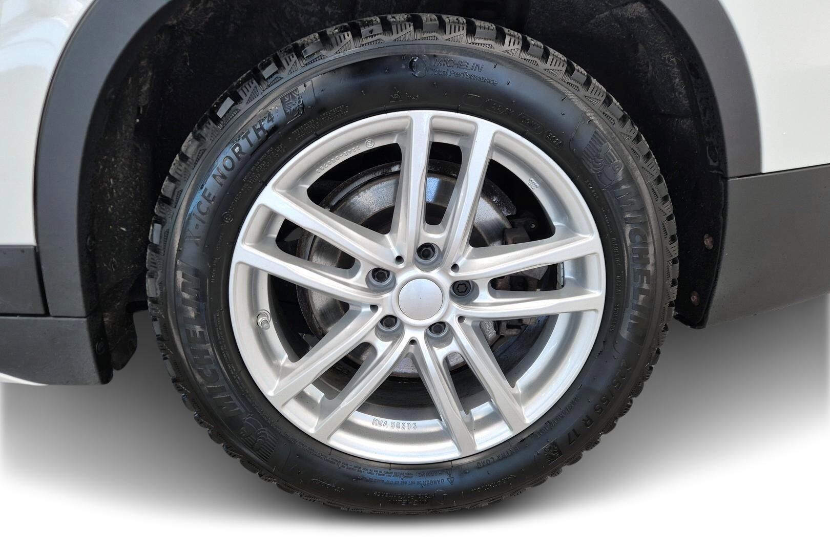 BMW X1 iso kuva 10