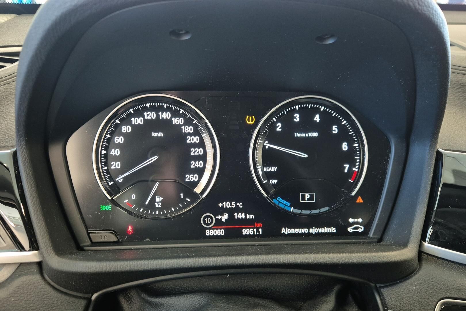 BMW X1 iso kuva 11