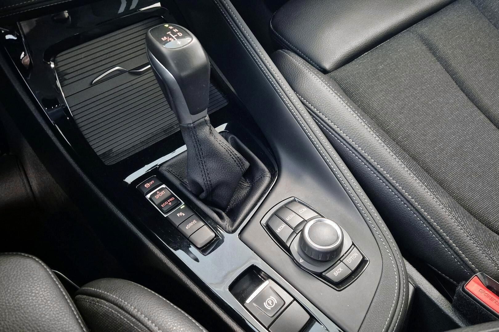 BMW X1 iso kuva 14