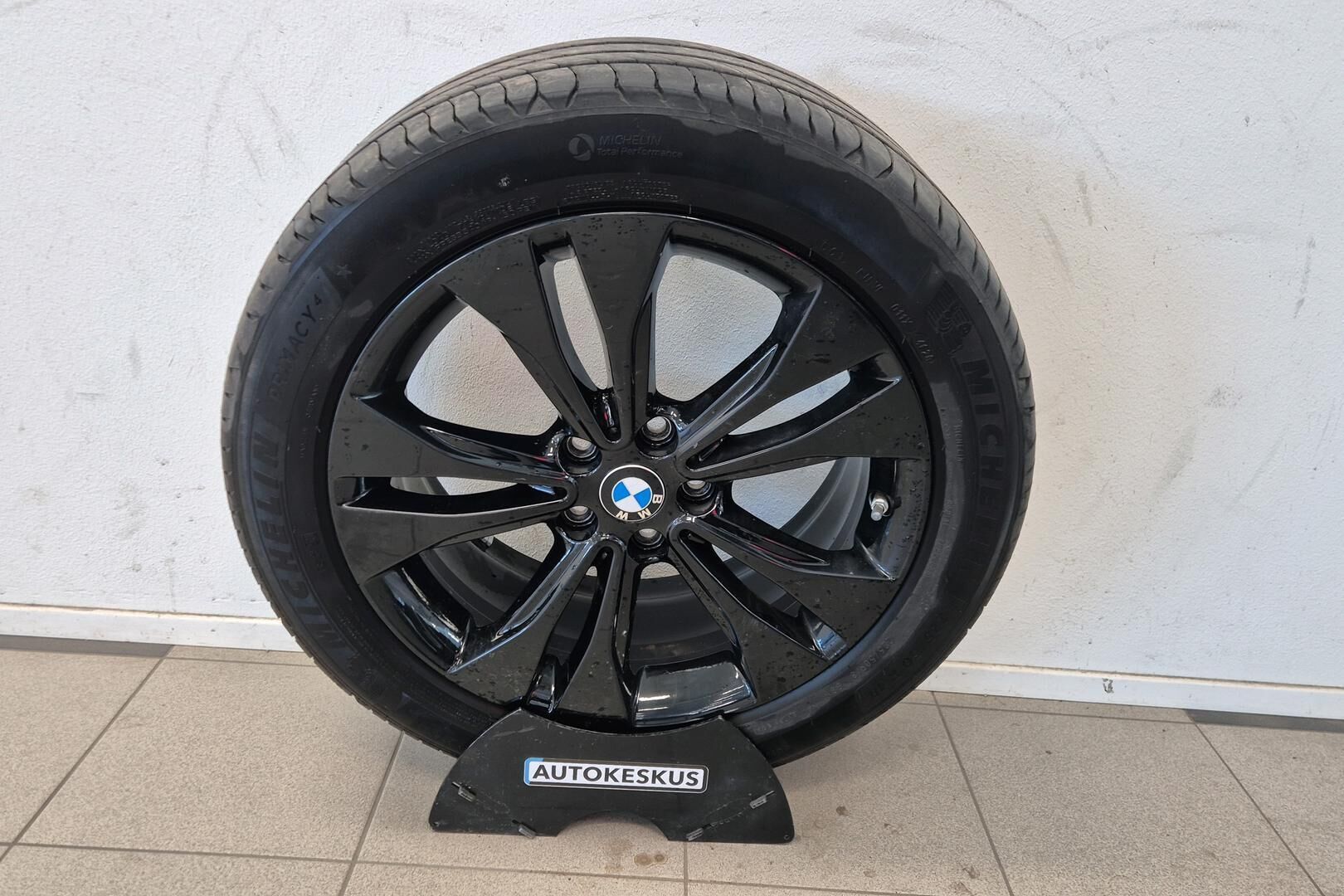 BMW X1 iso kuva 20