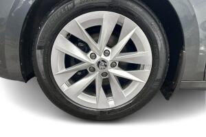 Skoda Octavia esikatselu 18