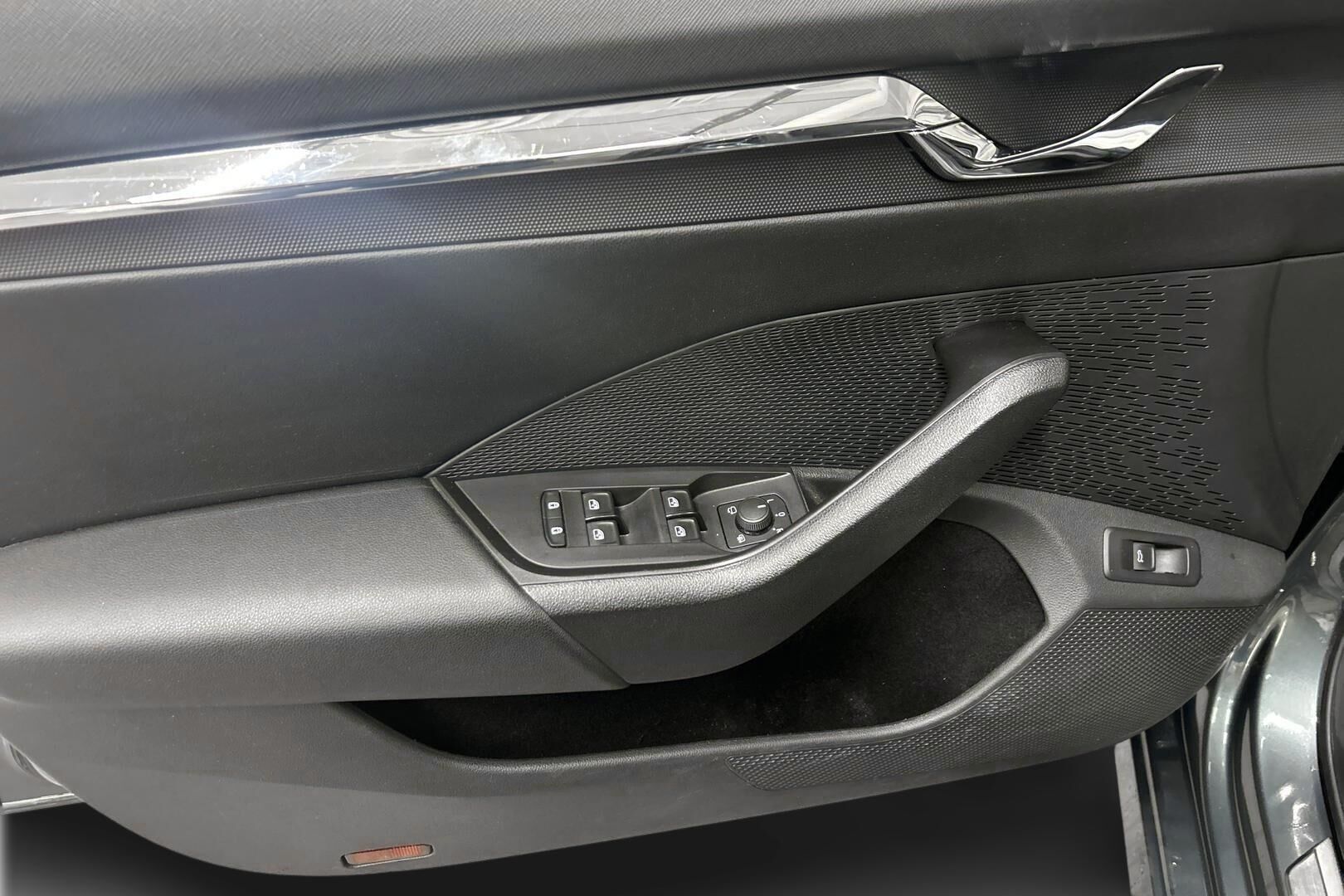 Skoda Octavia iso kuva 6