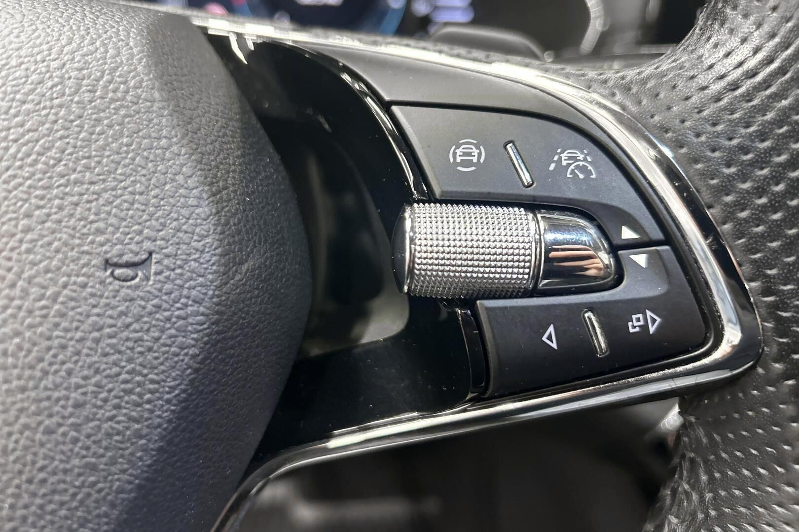 Skoda Octavia iso kuva 20