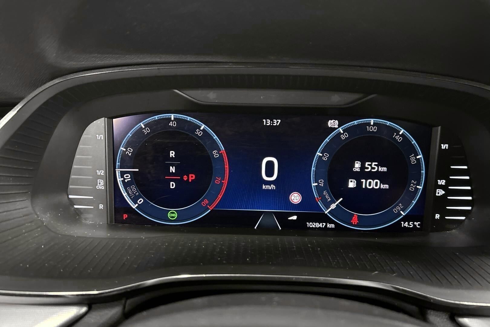 Skoda Octavia iso kuva 13