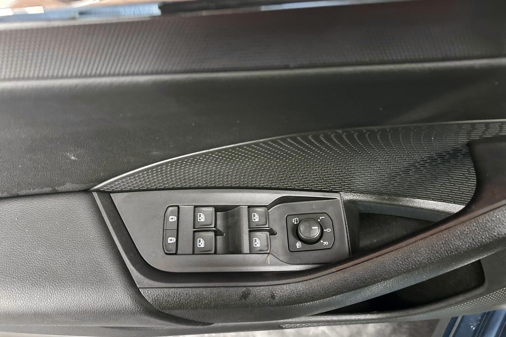Skoda Octavia iso kuva 24