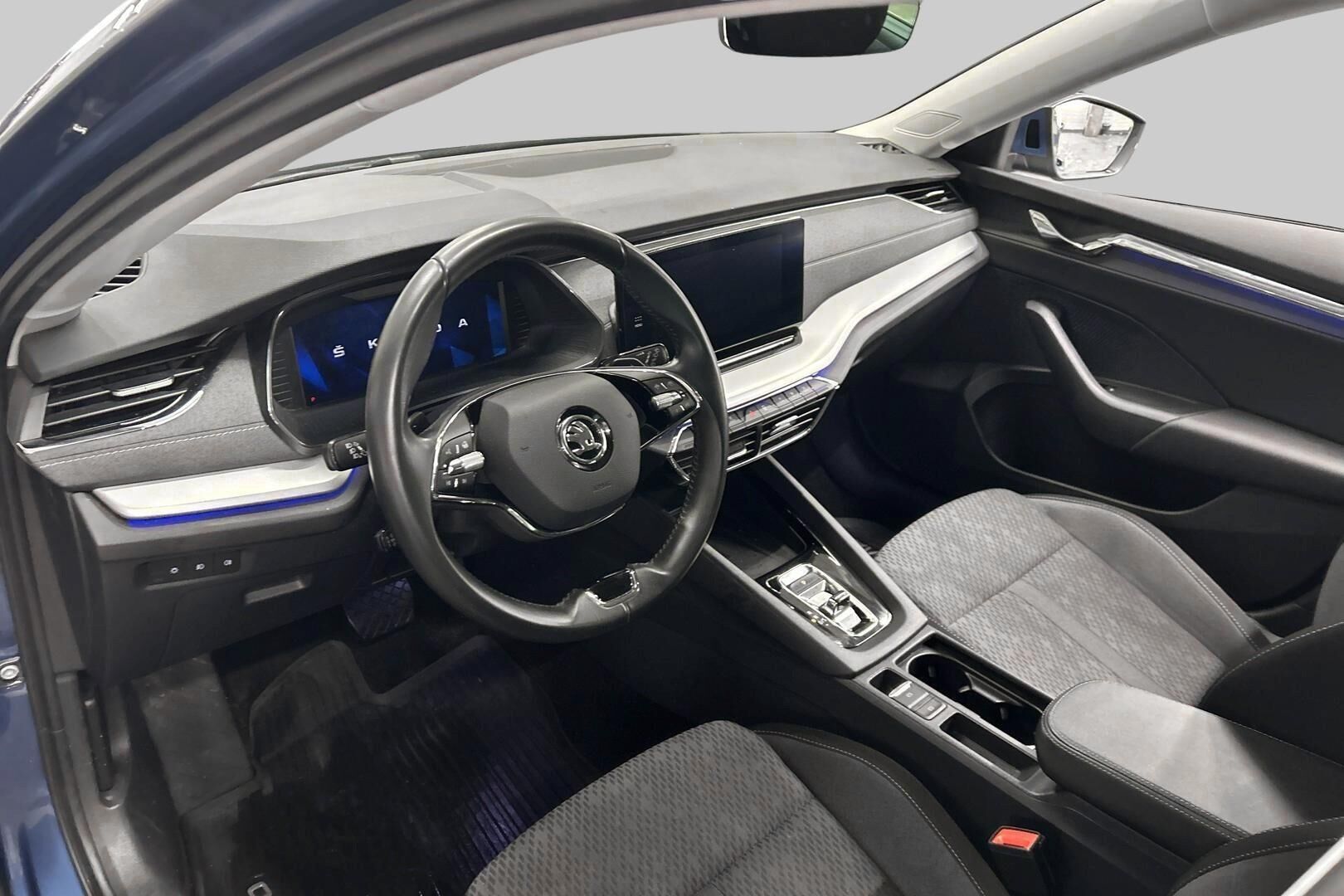 Skoda Octavia iso kuva 8