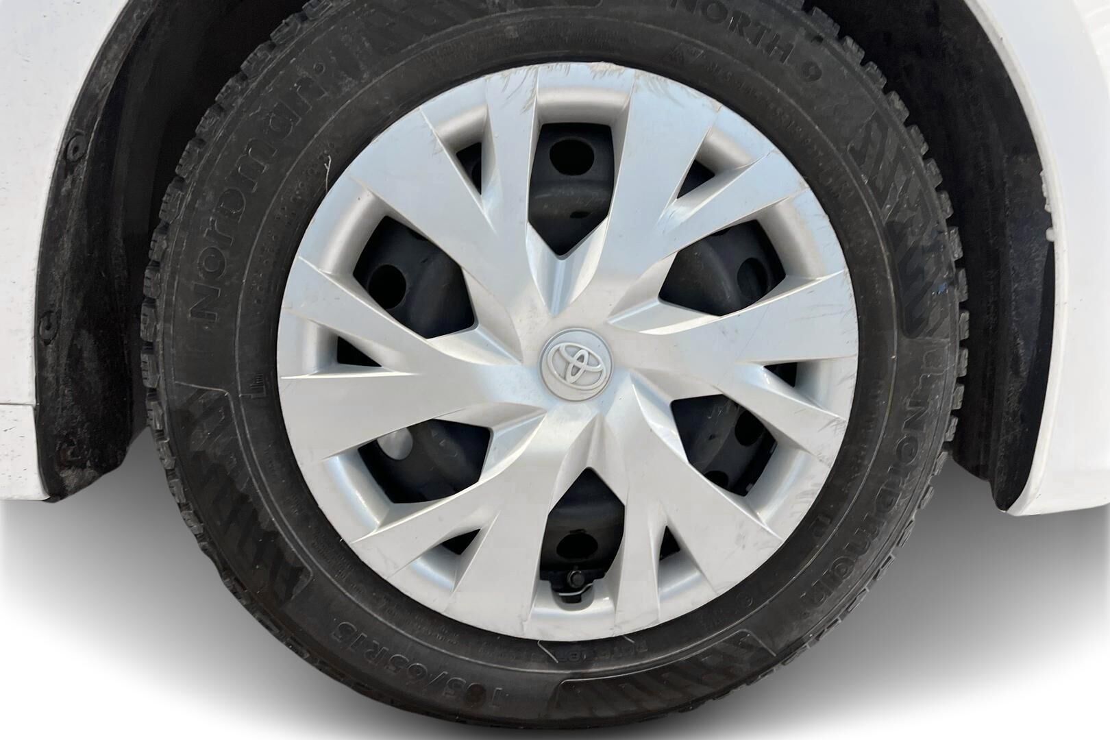 Toyota Yaris iso kuva 9