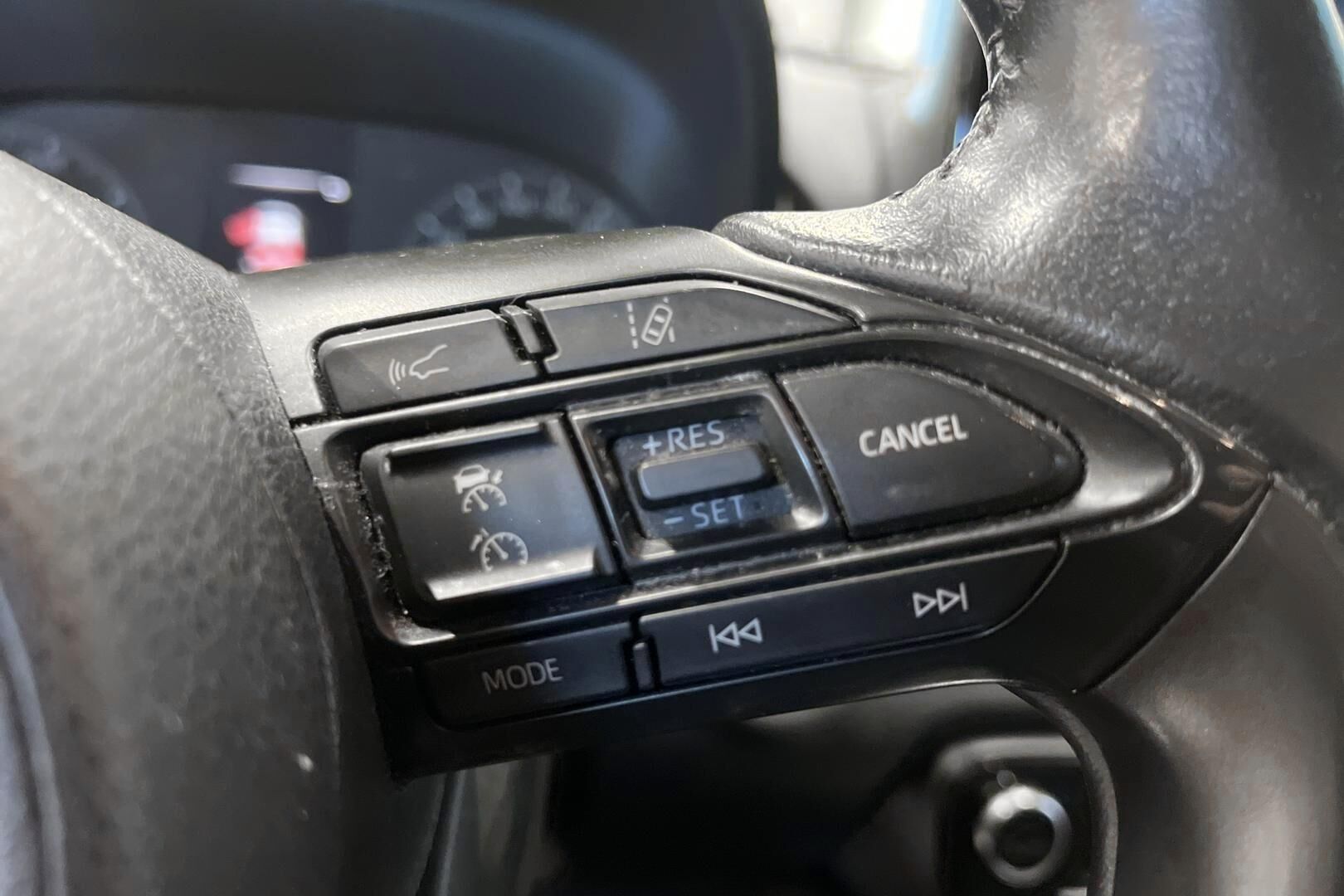 Toyota Yaris iso kuva 12