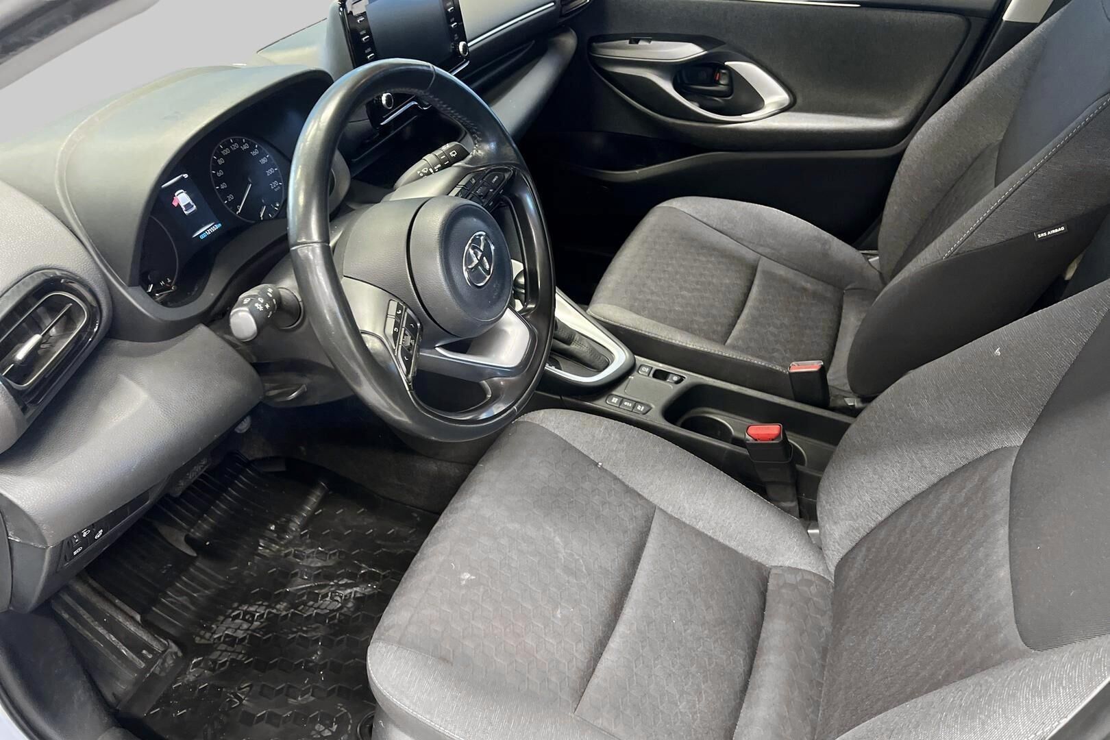 Toyota Yaris iso kuva 7