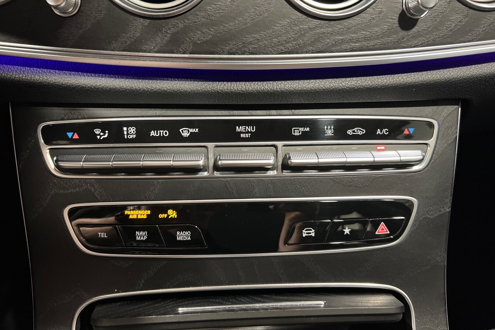 Mercedes-Benz E iso kuva 22