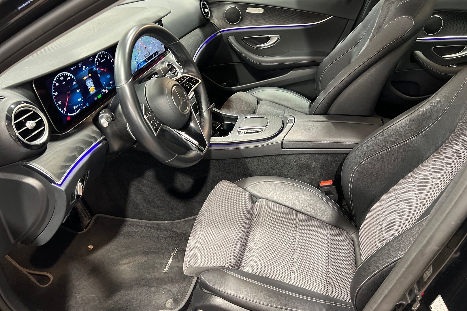Mercedes-Benz E iso kuva 9