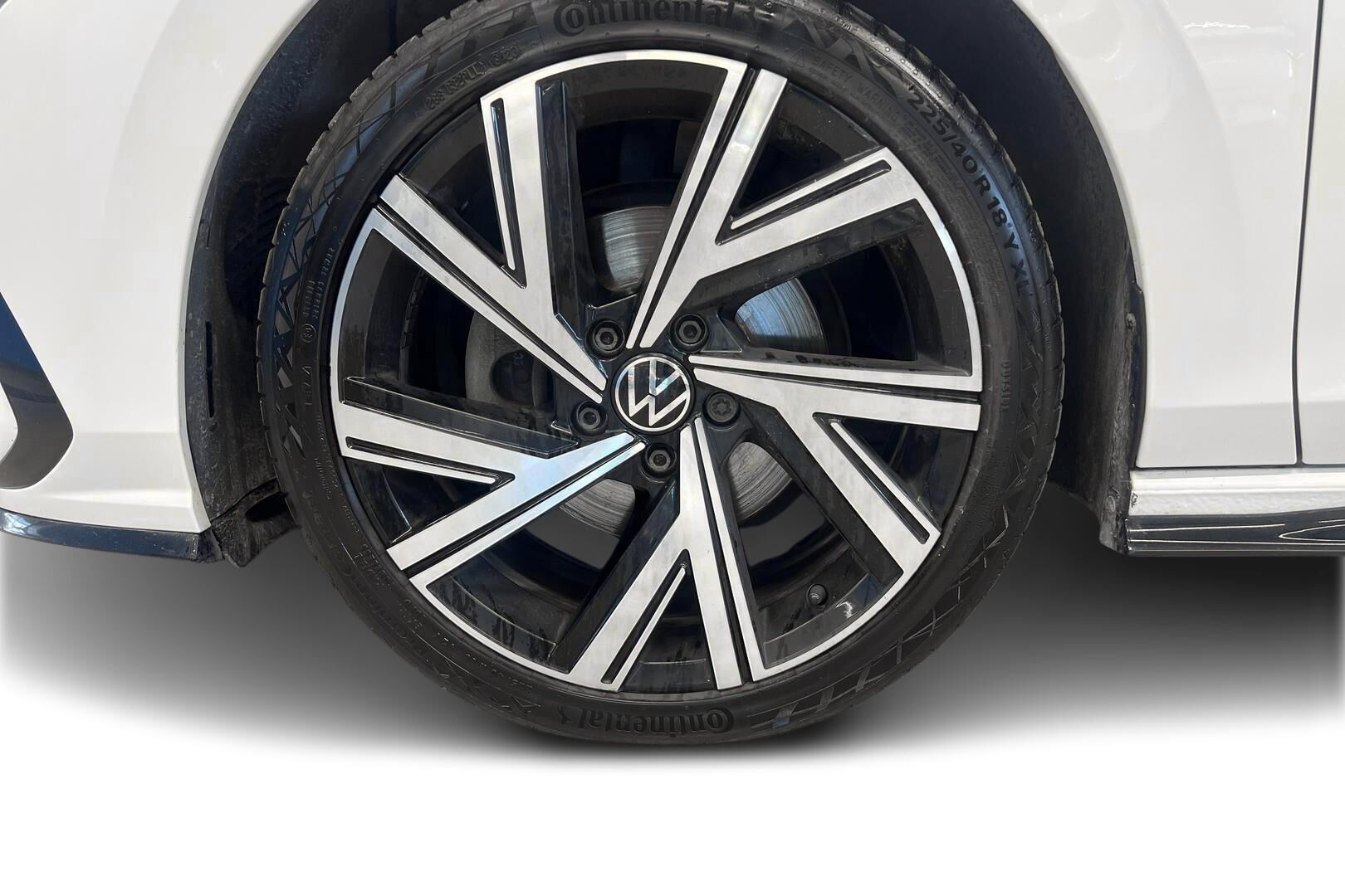 Volkswagen Golf iso kuva 13