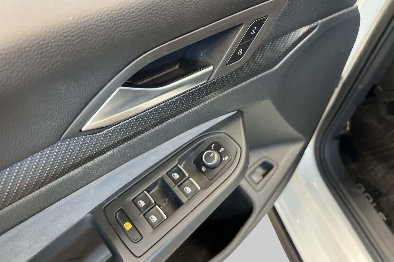 Volkswagen Golf iso kuva 14
