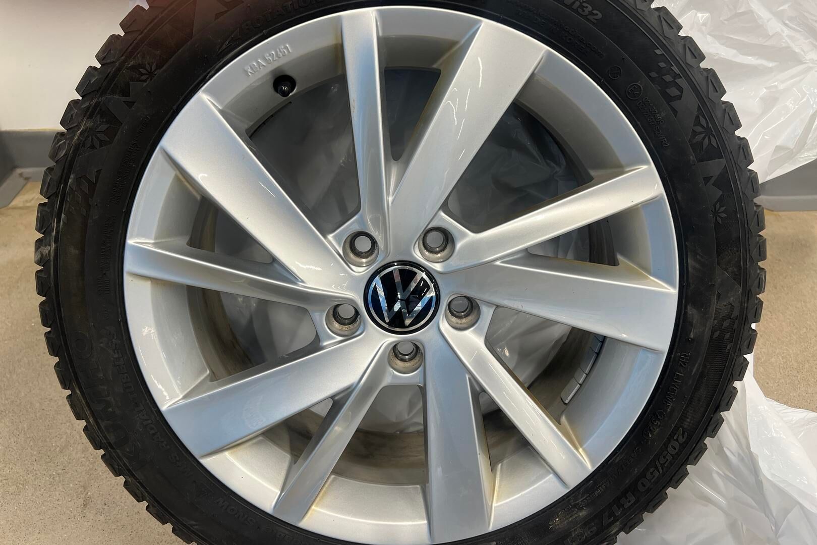 Volkswagen Golf iso kuva 29