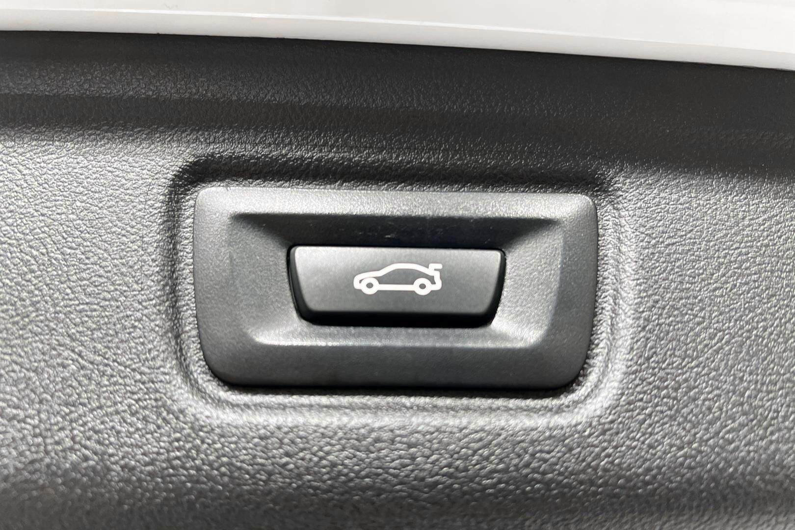 BMW 3-sarja iso kuva 34