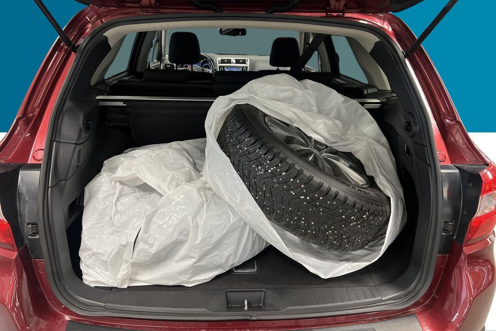 Subaru Outback iso kuva 12