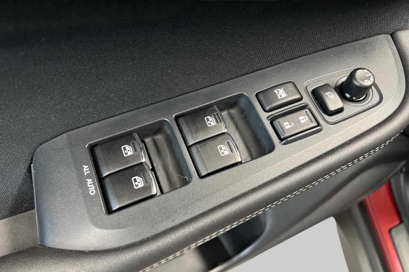 Subaru Outback iso kuva 17