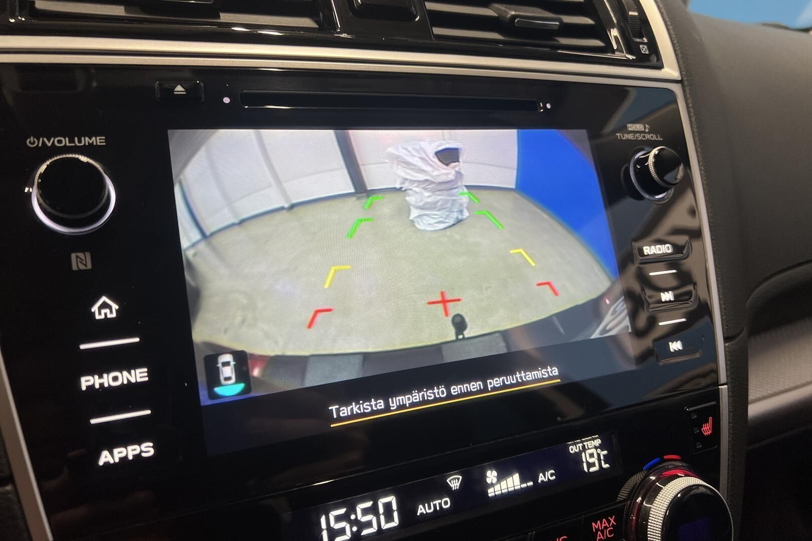 Subaru Outback iso kuva 19