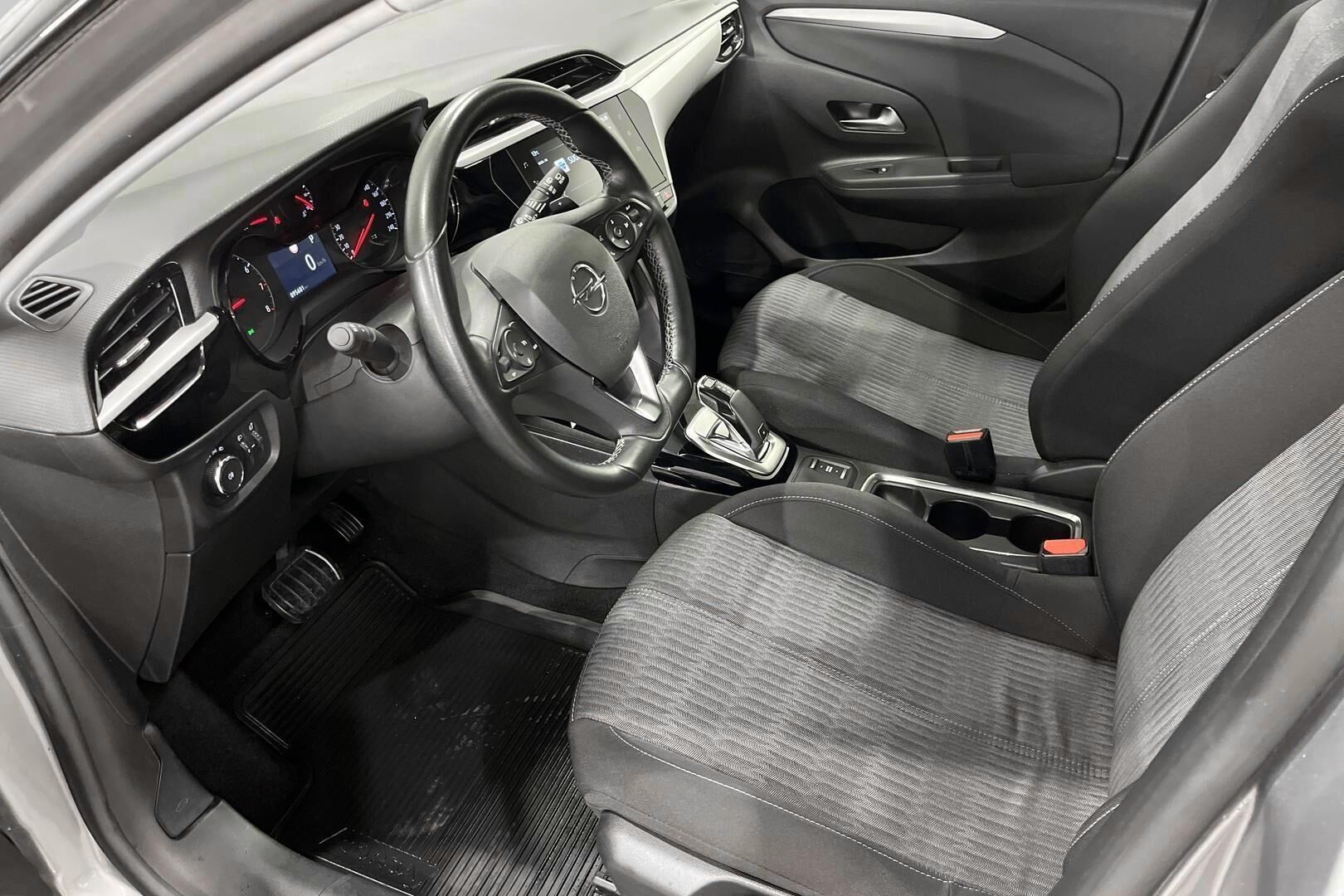 Opel Corsa iso kuva 10